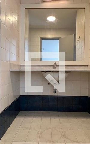 Casa à venda com 450m², 4 quartos e 4 vagas Casa à venda com 450m², 4 quartos e 4 vagasBanheiro
