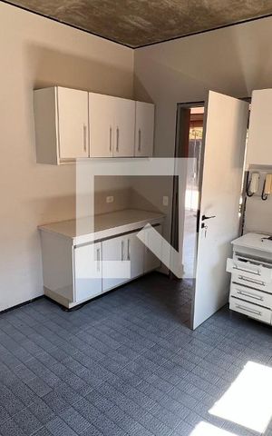 Casa à venda com 450m², 4 quartos e 4 vagas Casa à venda com 450m², 4 quartos e 4 vagasCopa