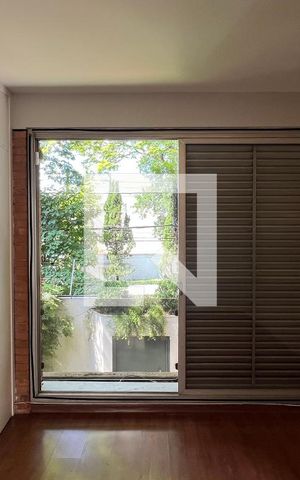 Casa à venda com 450m², 4 quartos e 4 vagas Casa à venda com 450m², 4 quartos e 4 vagasQuarto 2