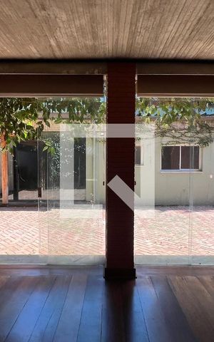 Casa à venda com 450m², 4 quartos e 4 vagas Casa à venda com 450m², 4 quartos e 4 vagasQuintal