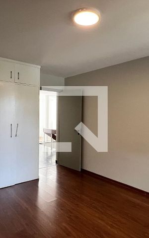 Casa à venda com 450m², 4 quartos e 4 vagas Casa à venda com 450m², 4 quartos e 4 vagasQuarto 1