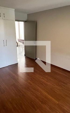 Casa à venda com 450m², 4 quartos e 4 vagas Casa à venda com 450m², 4 quartos e 4 vagasQuarto 1