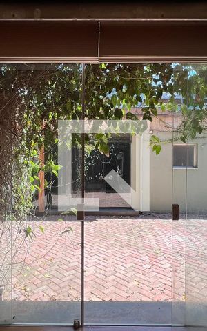 Casa à venda com 450m², 4 quartos e 4 vagas Casa à venda com 450m², 4 quartos e 4 vagasQuintal