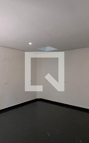 Casa à venda com 450m², 4 quartos e 4 vagas Casa à venda com 450m², 4 quartos e 4 vagasEdicula