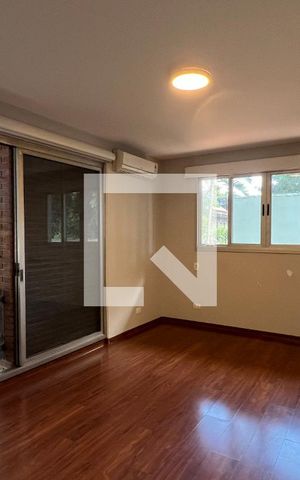 Casa à venda com 450m², 4 quartos e 4 vagas Casa à venda com 450m², 4 quartos e 4 vagasSuite 1