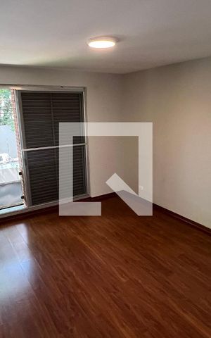 Casa à venda com 450m², 4 quartos e 4 vagas Casa à venda com 450m², 4 quartos e 4 vagasQuarto 1