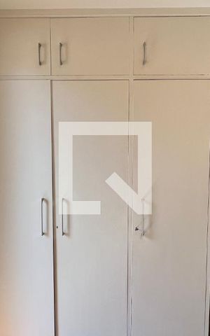 Casa à venda com 450m², 4 quartos e 4 vagas Casa à venda com 450m², 4 quartos e 4 vagasCloset da suíte 2