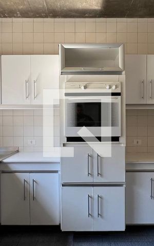 Casa à venda com 450m², 4 quartos e 4 vagas Casa à venda com 450m², 4 quartos e 4 vagasCozinha