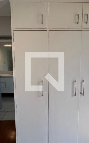 Casa à venda com 450m², 4 quartos e 4 vagas Casa à venda com 450m², 4 quartos e 4 vagasCloset da suíte 2
