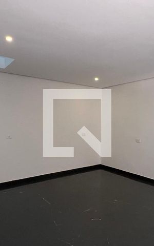 Casa à venda com 450m², 4 quartos e 4 vagas Casa à venda com 450m², 4 quartos e 4 vagasEdicula