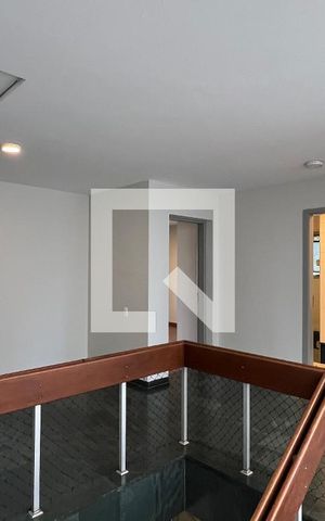 Casa à venda com 450m², 4 quartos e 4 vagas Casa à venda com 450m², 4 quartos e 4 vagasLiving
