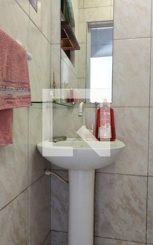 Casa de condomínio à venda com 187m², 4 quartos e 1 vaga Casa de condomínio à venda com 187m², 4 quartos e 1 vagaLavabo