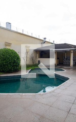 Casa para alugar com 450m², 5 quartos e 3 vagasPiscina