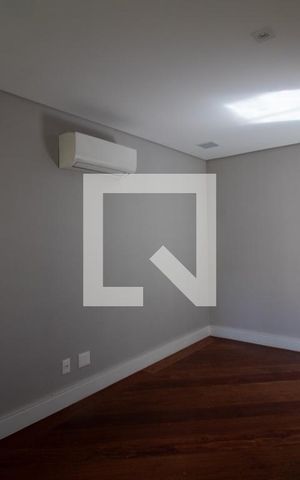 Casa para alugar com 450m², 5 quartos e 3 vagasSala de TV