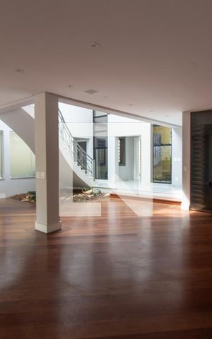 Casa para alugar com 450m², 5 quartos e 3 vagasSala