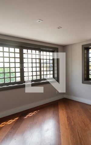 Casa para alugar com 450m², 5 quartos e 3 vagasSala da Lareira