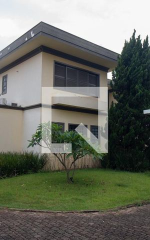 Casa para alugar com 450m², 5 quartos e 3 vagasFachada