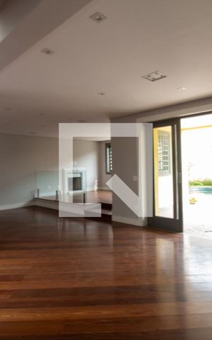 Casa para alugar com 450m², 5 quartos e 3 vagasSala