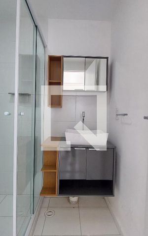 Apartamento à venda com 42m², 2 quartos e 1 vaga Apartamento à venda com 42m², 2 quartos e 1 vagaBanheiro
