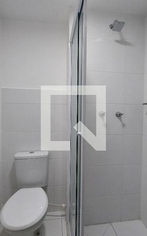 Apartamento à venda com 42m², 2 quartos e 1 vaga Apartamento à venda com 42m², 2 quartos e 1 vagaBanheiro