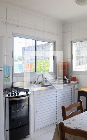 Casa à venda com 190m², 3 quartos e 2 vagas Casa à venda com 190m², 3 quartos e 2 vagasCozinha