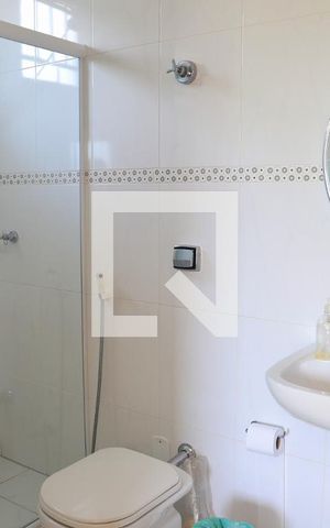 Casa à venda com 190m², 3 quartos e 2 vagas Casa à venda com 190m², 3 quartos e 2 vagasBanheiro da Suíte 2