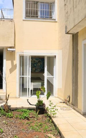 Casa à venda com 190m², 3 quartos e 2 vagas Casa à venda com 190m², 3 quartos e 2 vagasEdícula