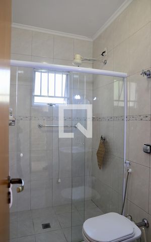 Casa à venda com 190m², 3 quartos e 2 vagas Casa à venda com 190m², 3 quartos e 2 vagasBanheiro da Suíte 1