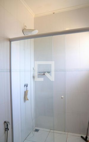 Casa à venda com 190m², 3 quartos e 2 vagas Casa à venda com 190m², 3 quartos e 2 vagasBanheiro da Suíte 3
