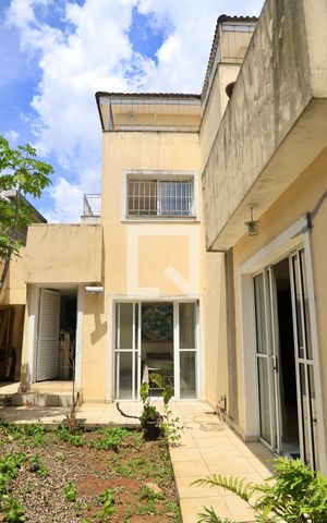 Casa à venda com 190m², 3 quartos e 2 vagas Casa à venda com 190m², 3 quartos e 2 vagasEdícula