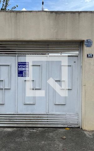 Casa à venda com 190m², 3 quartos e 2 vagasFachada