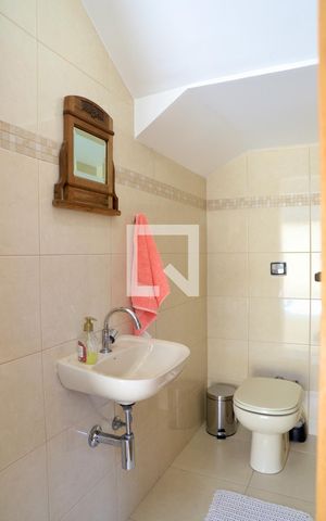 Casa à venda com 190m², 3 quartos e 2 vagas Casa à venda com 190m², 3 quartos e 2 vagasLavabo