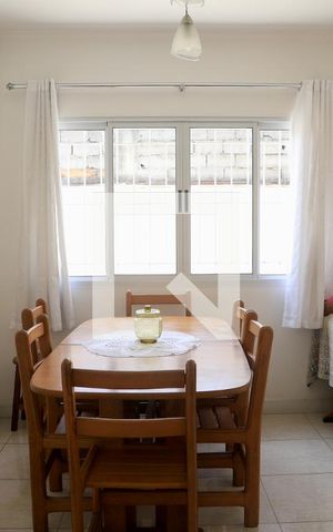 Casa à venda com 190m², 3 quartos e 2 vagas Casa à venda com 190m², 3 quartos e 2 vagasSala de Jantar