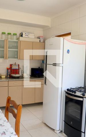 Casa à venda com 190m², 3 quartos e 2 vagas Casa à venda com 190m², 3 quartos e 2 vagasCozinha