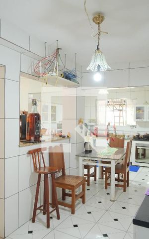 Casa à venda com 411m², 2 quartos e 2 vagasCozinha