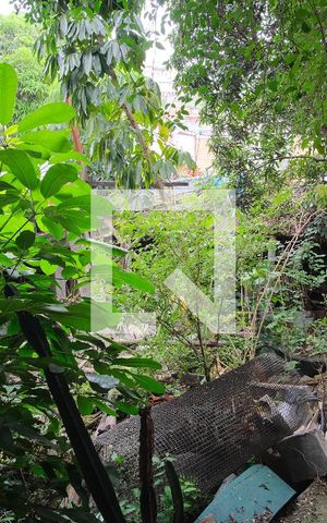 Casa à venda com 411m², 2 quartos e 2 vagasQuintal
