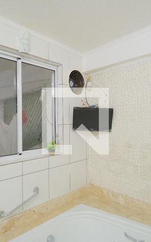Casa à venda com 411m², 2 quartos e 2 vagasBanheiro da Suíte