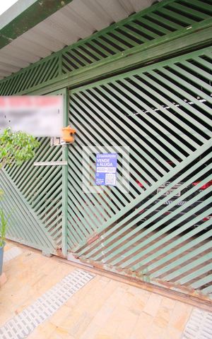 Casa à venda com 411m², 2 quartos e 2 vagasPlaca