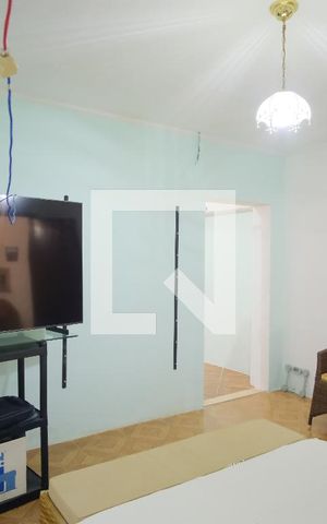Casa à venda com 411m², 2 quartos e 2 vagasSuíte
