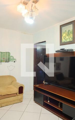 Casa à venda com 411m², 2 quartos e 2 vagasSala