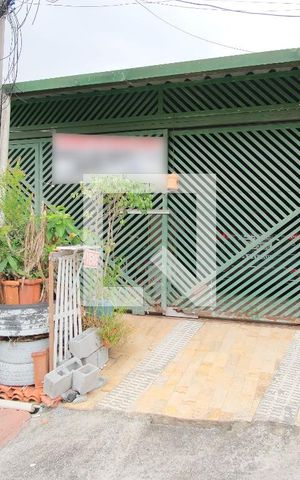 Casa à venda com 411m², 2 quartos e 2 vagasFachada