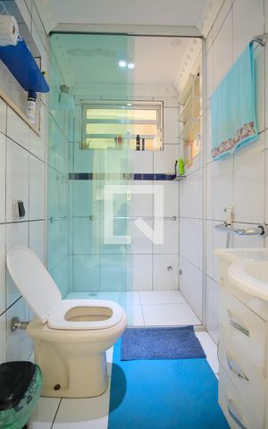 Casa à venda com 411m², 2 quartos e 2 vagasBanheiro Social