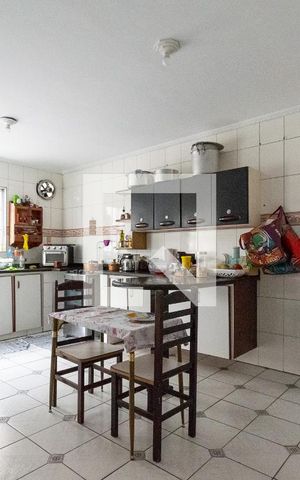 Casa à venda com 350m², 4 quartos e 4 vagas Casa à venda com 350m², 4 quartos e 4 vagasCozinha