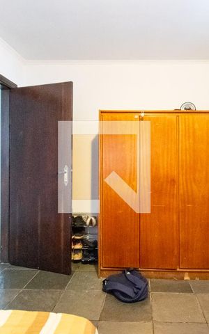 Casa à venda com 350m², 4 quartos e 4 vagas Casa à venda com 350m², 4 quartos e 4 vagasQuarto 2