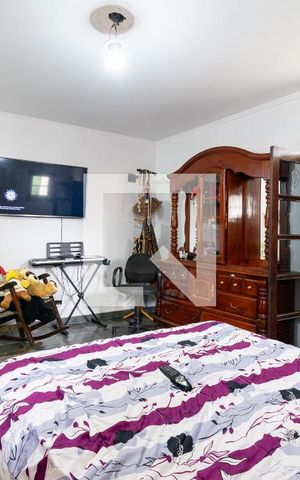 Casa à venda com 350m², 4 quartos e 4 vagas Casa à venda com 350m², 4 quartos e 4 vagasSuíte