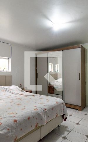 Casa à venda com 350m², 4 quartos e 4 vagas Casa à venda com 350m², 4 quartos e 4 vagasQuarto 1