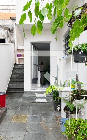 Casa à venda com 350m², 4 quartos e 4 vagas Casa à venda com 350m², 4 quartos e 4 vagasÁrea de Serviço
