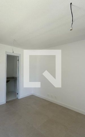 Apartamento à venda com 187m², 4 quartos e 3 vagas Apartamento à venda com 187m², 4 quartos e 3 vagasSuíte 2
