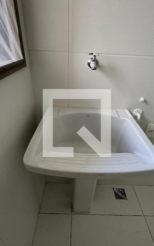 Apartamento à venda com 187m², 4 quartos e 3 vagas Apartamento à venda com 187m², 4 quartos e 3 vagasCozinha e Área de Serviço