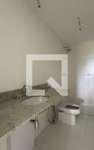 Apartamento à venda com 187m², 4 quartos e 3 vagas Apartamento à venda com 187m², 4 quartos e 3 vagasSuíte 2 - Banheiro